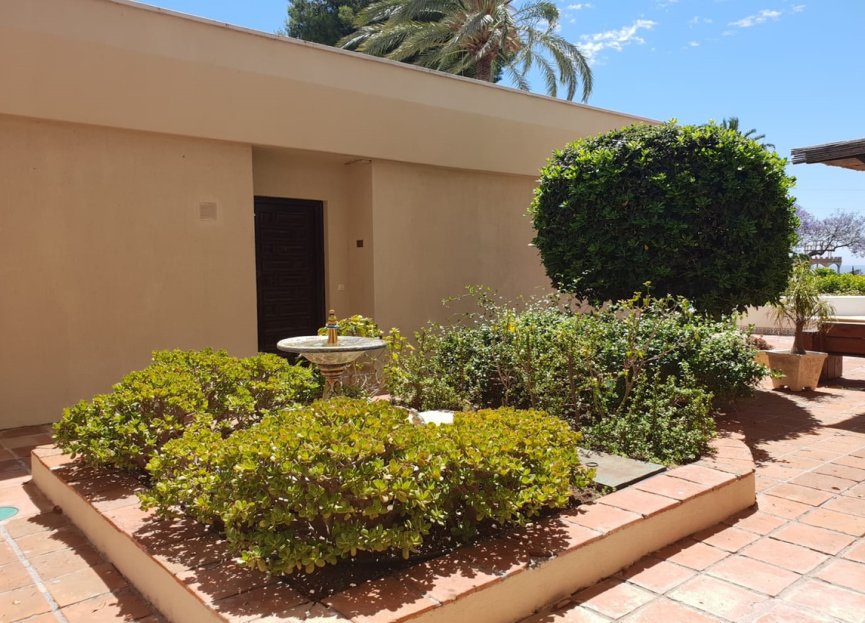 Resale - Apartment - Middle Floor Apartment - Estepona - Atalaya