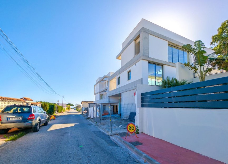 Reventa - House - Detached Villa - Marbella - Nueva Andalucia