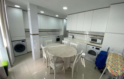 Resale - Apartment - Middle Floor Apartment - Fuengirola - Fuengirola Centro