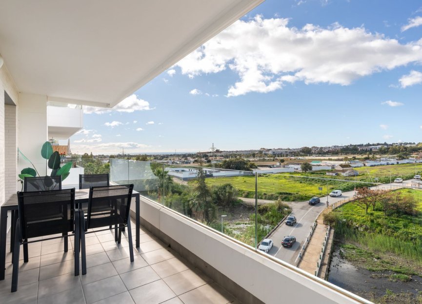 Resale - Apartment - Middle Floor Apartment - Marbella - Nueva Andalucia