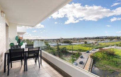 Resale - Apartment - Middle Floor Apartment - Marbella - Nueva Andalucia