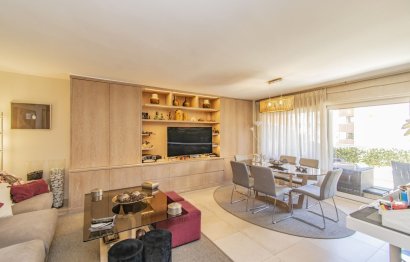 Resale - Apartment - Middle Floor Apartment - Marbella - Marbella Centro