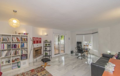 Resale - Apartment - Ground Floor Apartment - Marbella - Nueva Andalucia