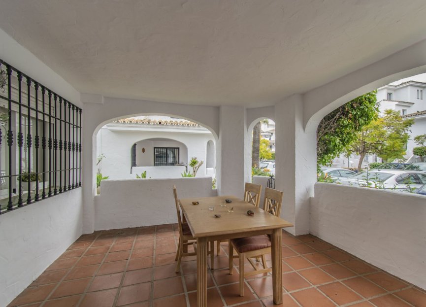 Resale - Apartment - Ground Floor Apartment - Marbella - Nueva Andalucia