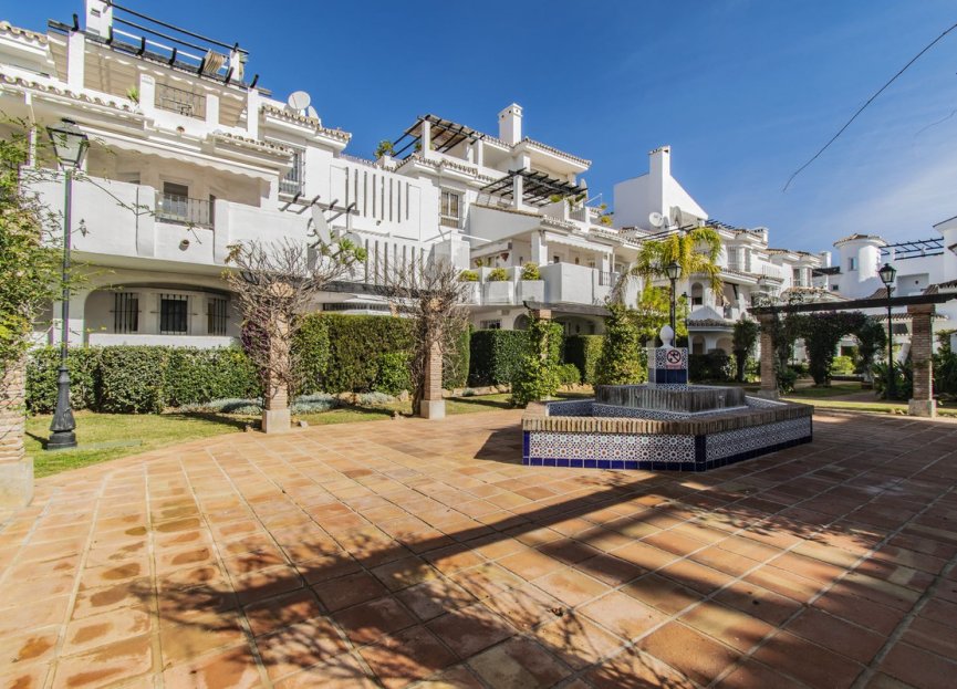 Resale - Apartment - Ground Floor Apartment - Marbella - Nueva Andalucia