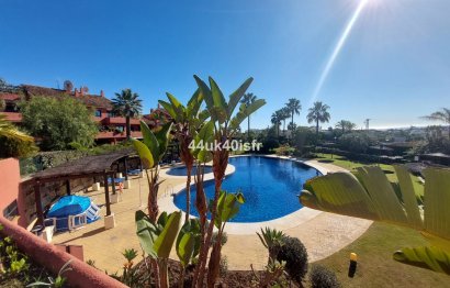 Resale - Apartment - Middle Floor Apartment - Estepona - Costalita