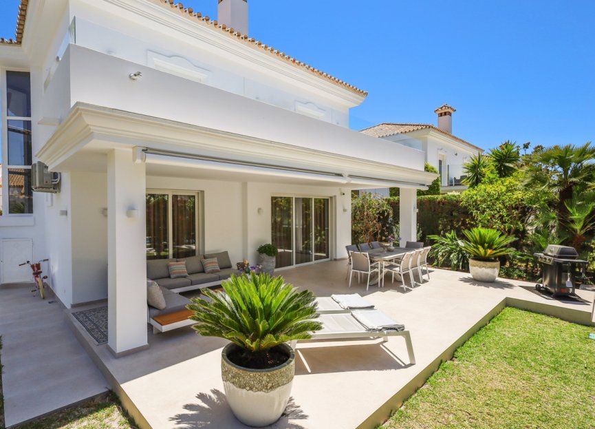 Resale - House - Detached Villa - Estepona - Estepona Centro