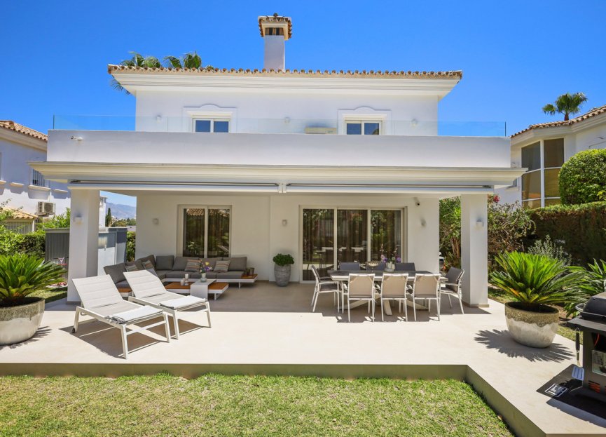 Resale - House - Detached Villa - Estepona - Estepona Centro