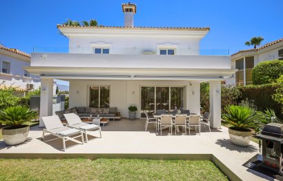 Resale - House - Detached Villa - Estepona - Estepona Centro