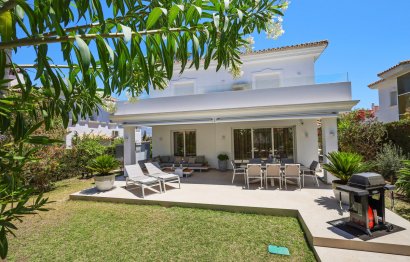 Resale - House - Detached Villa - Estepona - Estepona Centro