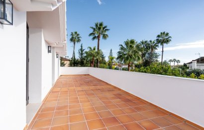 Resale - House - Detached Villa - Marbella - Nueva Andalucia