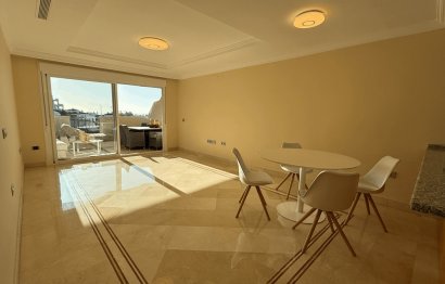 Resale - Apartment - Middle Floor Apartment - Marbella - Nueva Andalucia