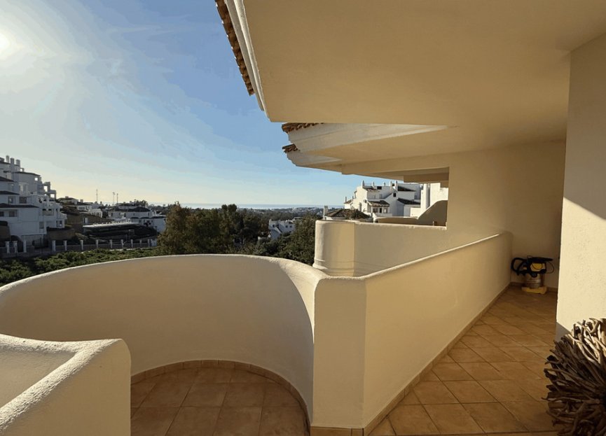 Resale - Apartment - Middle Floor Apartment - Marbella - Nueva Andalucia