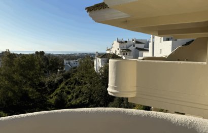 Resale - Apartment - Middle Floor Apartment - Marbella - Nueva Andalucia