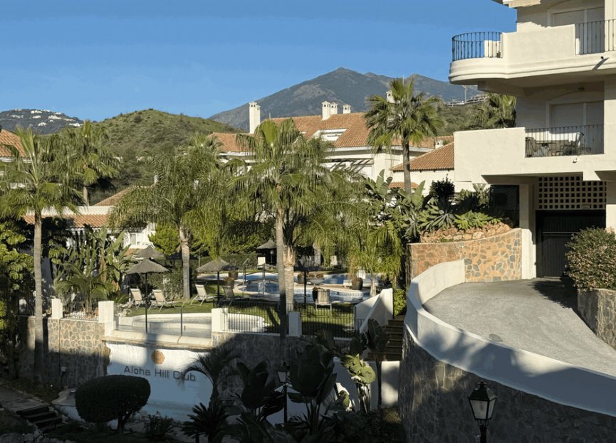 Resale - Apartment - Middle Floor Apartment - Marbella - Nueva Andalucia