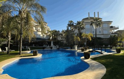 Resale - Apartment - Middle Floor Apartment - Marbella - Nueva Andalucia