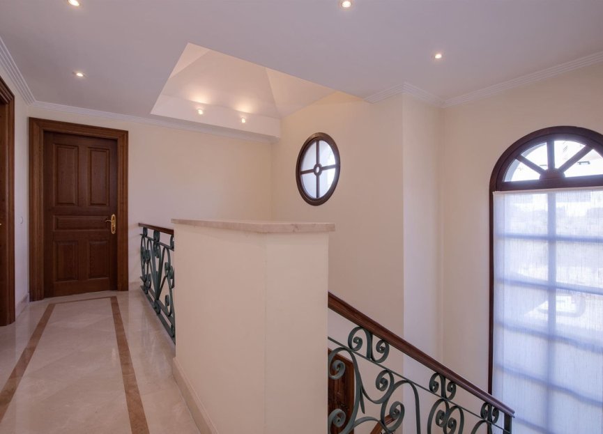 Resale - House - Detached Villa - Benahavís - Benahavís Centro