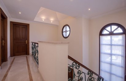 Resale - House - Detached Villa - Benahavís - Benahavís Centro