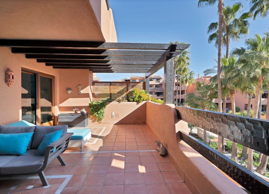 Resale - Apartment - Middle Floor Apartment - Estepona - New Golden Mile