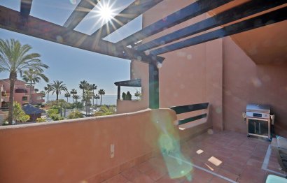 Resale - Apartment - Middle Floor Apartment - Estepona - New Golden Mile