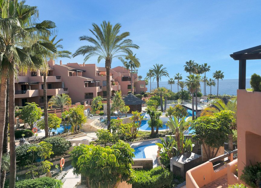 Resale - Apartment - Middle Floor Apartment - Estepona - New Golden Mile