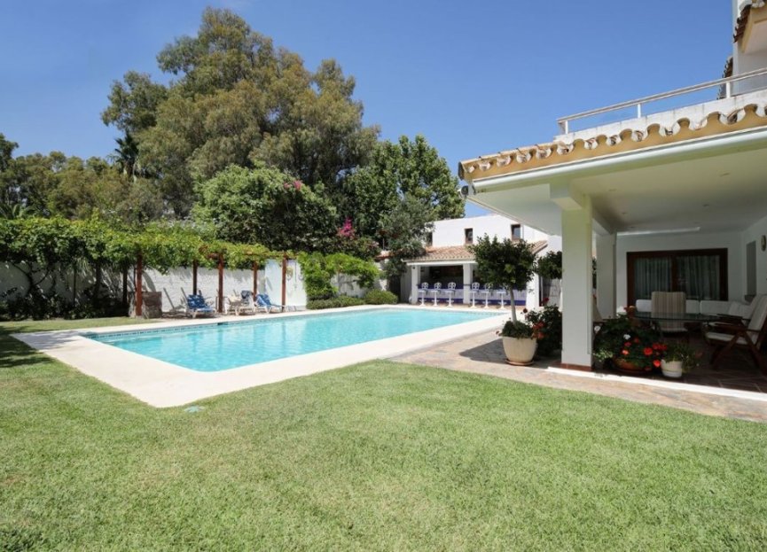 Resale - House - Detached Villa - Estepona - Costalita