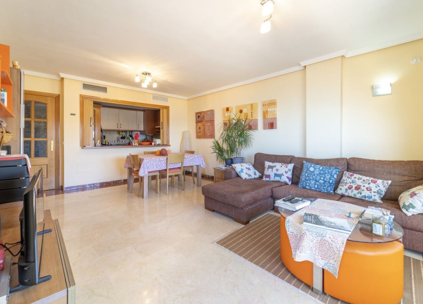 Resale - Apartment - Middle Floor Apartment - Benalmádena - Benalmadena Centro