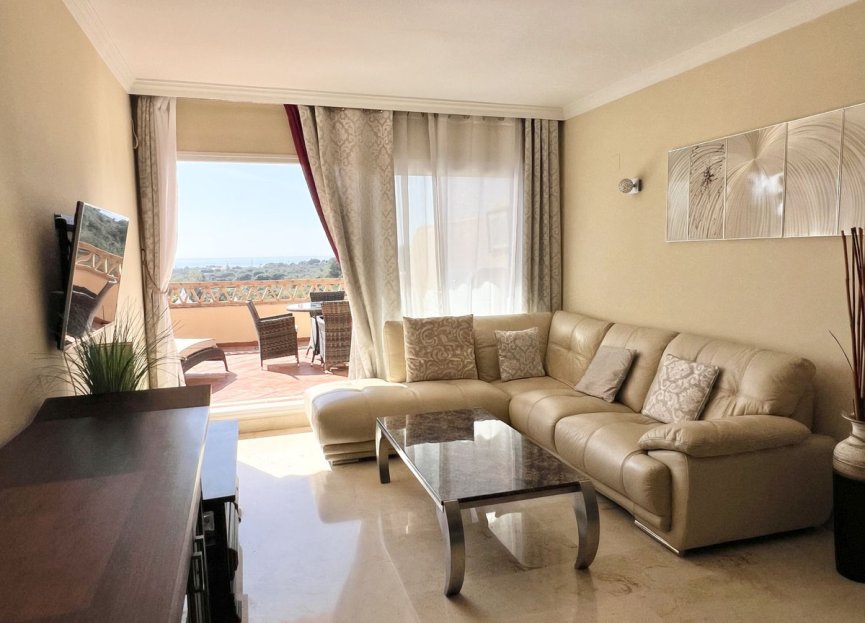 Resale - Apartment - Middle Floor Apartment - Marbella - Elviria