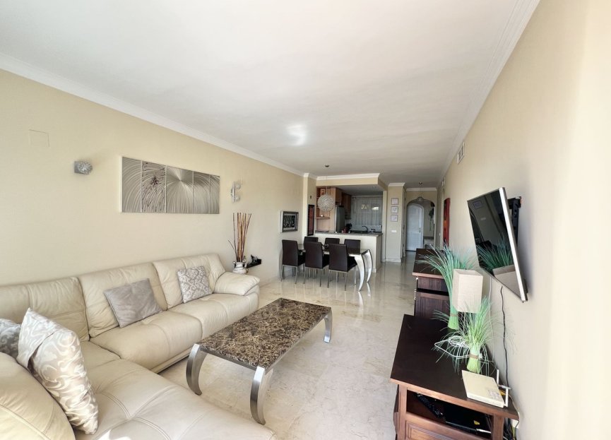 Resale - Apartment - Middle Floor Apartment - Marbella - Elviria