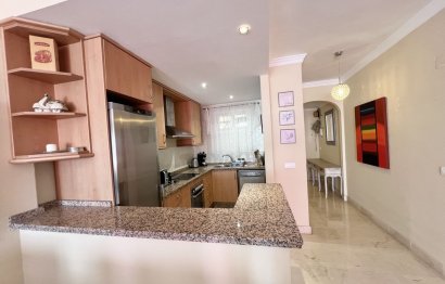 Resale - Apartment - Middle Floor Apartment - Marbella - Elviria