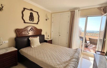 Resale - Apartment - Middle Floor Apartment - Marbella - Elviria