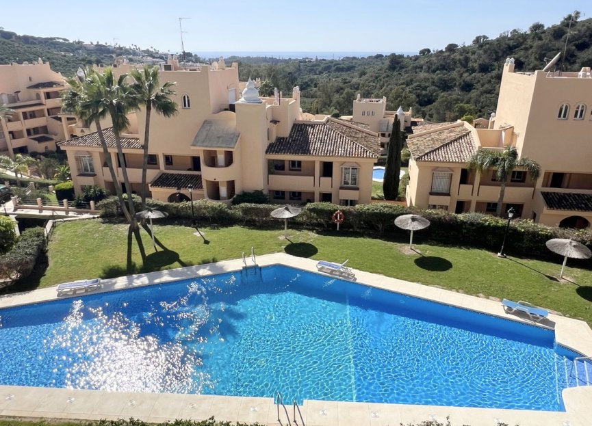 Resale - Apartment - Middle Floor Apartment - Marbella - Elviria