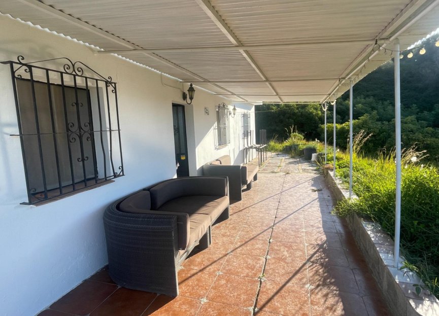 Resale - House - Detached Villa - Estepona - Estepona Centro