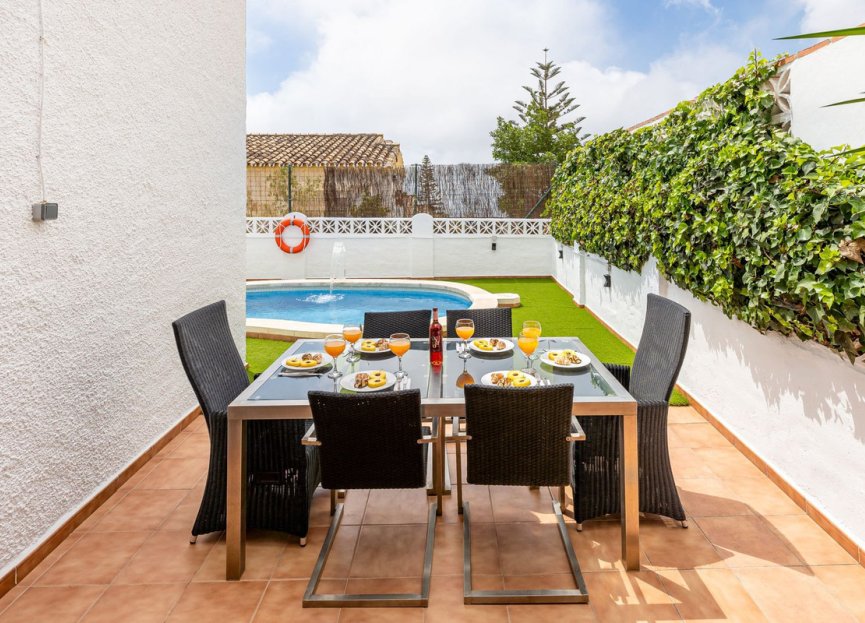 Resale - House - Detached Villa - Benalmádena - Benalmadena Centro