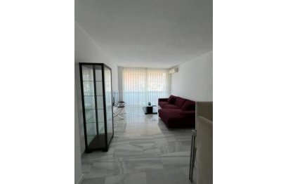 Resale - Apartment - Middle Floor Apartment - Estepona - Estepona Centro