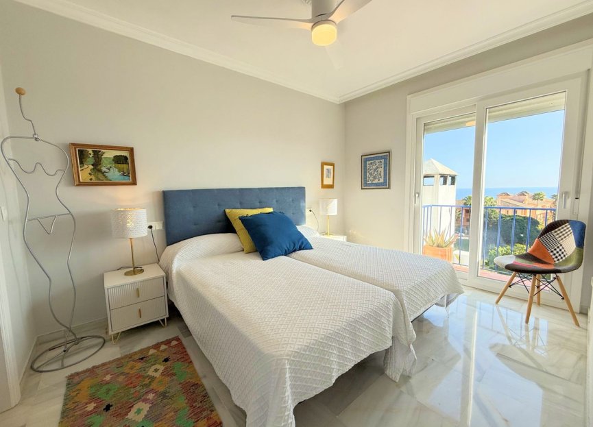 Resale - Apartment - Penthouse Duplex - Estepona - Estepona Centro