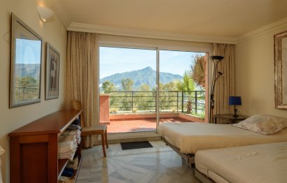 Resale - Apartment - Middle Floor Apartment - Marbella - Nueva Andalucia