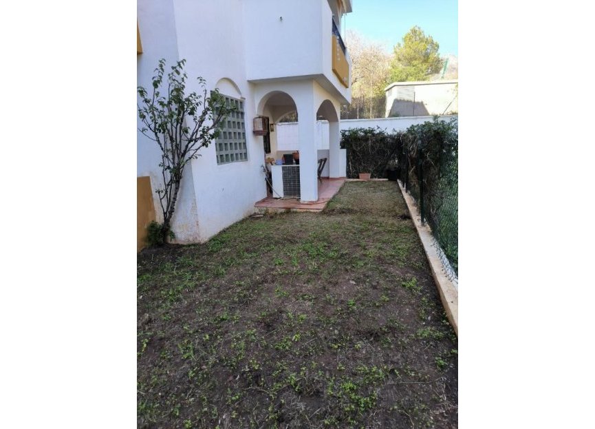 Resale - Apartment - Ground Floor Apartment - Marbella - The Golden Mile