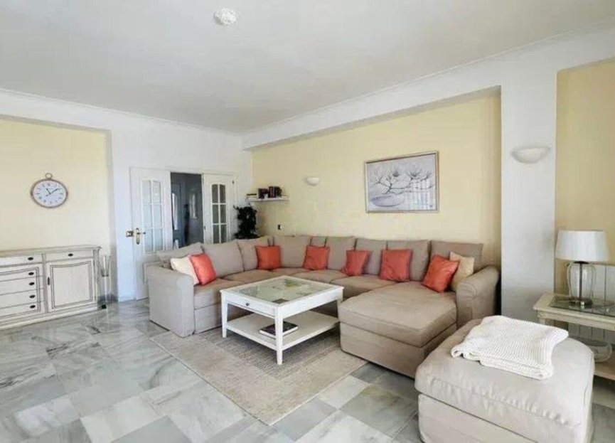 Resale - House - Detached Villa - Estepona - Estepona Centro