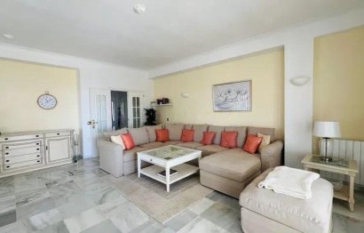 Resale - House - Detached Villa - Estepona - Estepona Centro