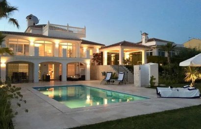 Resale - House - Detached Villa - Estepona - Estepona Centro