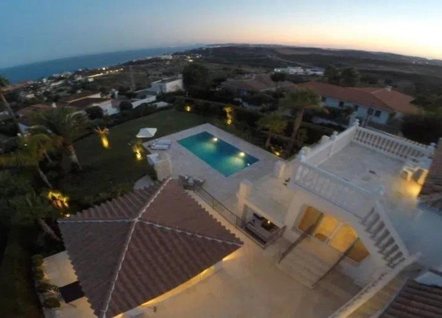 Resale - House - Detached Villa - Estepona - Estepona Centro