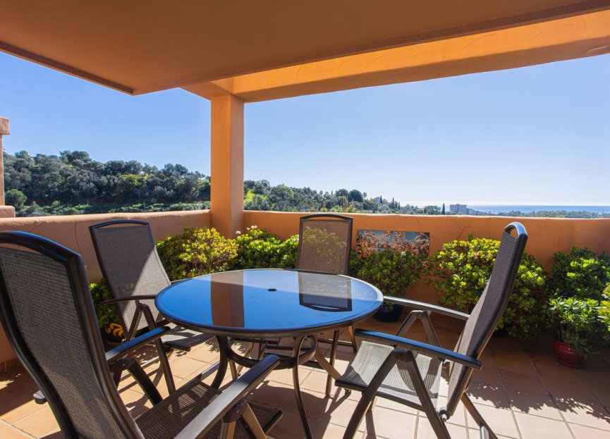 Resale - Apartment - Middle Floor Apartment - Marbella - Elviria