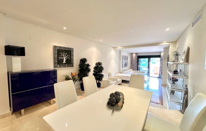 Resale - Apartment - Middle Floor Apartment - Marbella - Puerto Banús