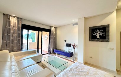 Resale - Apartment - Middle Floor Apartment - Marbella - Puerto Banús