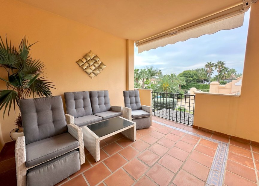 Resale - Apartment - Middle Floor Apartment - Marbella - Puerto Banús