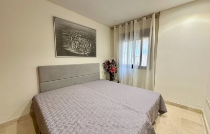 Resale - Apartment - Middle Floor Apartment - Marbella - Puerto Banús