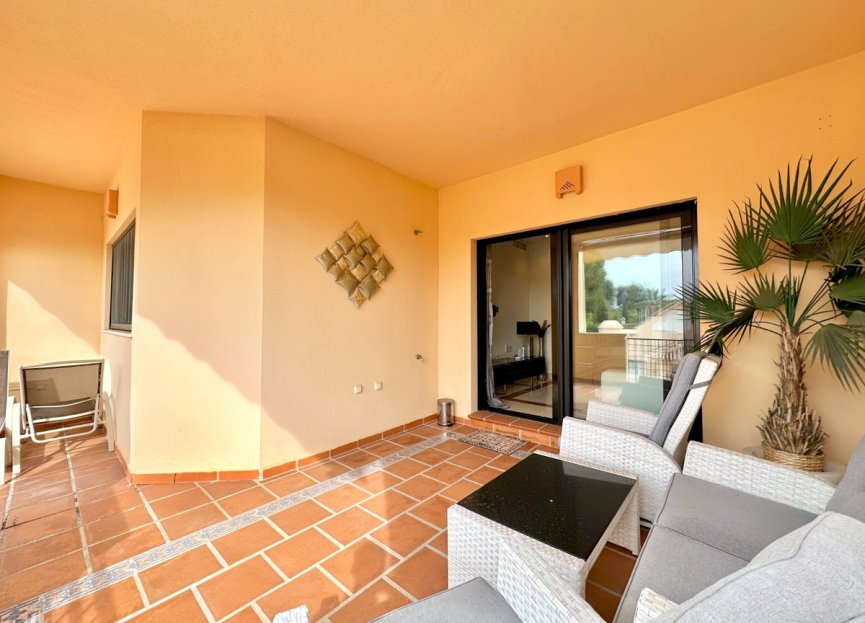 Resale - Apartment - Middle Floor Apartment - Marbella - Puerto Banús