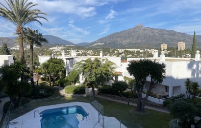 Resale - Apartment - Middle Floor Apartment - Marbella - Nueva Andalucia