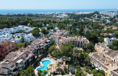 Resale - House - Semi-Detached House - Marbella - Nueva Andalucia